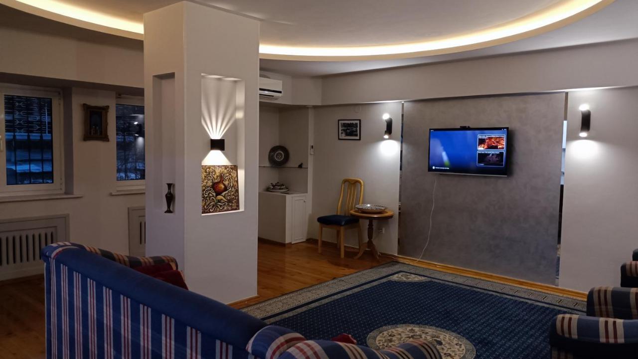 טשקנט 3-Bedroom Apartment On Ohunboboev מראה חיצוני תמונה