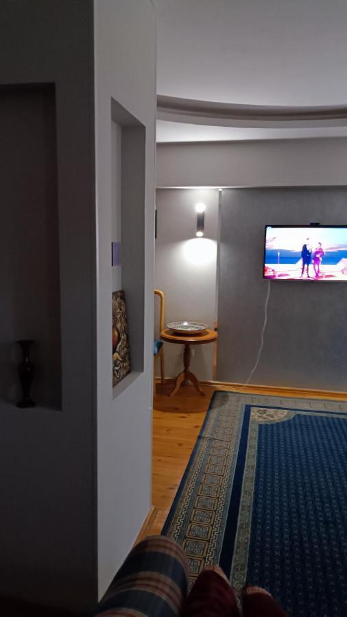 טשקנט 3-Bedroom Apartment On Ohunboboev מראה חיצוני תמונה