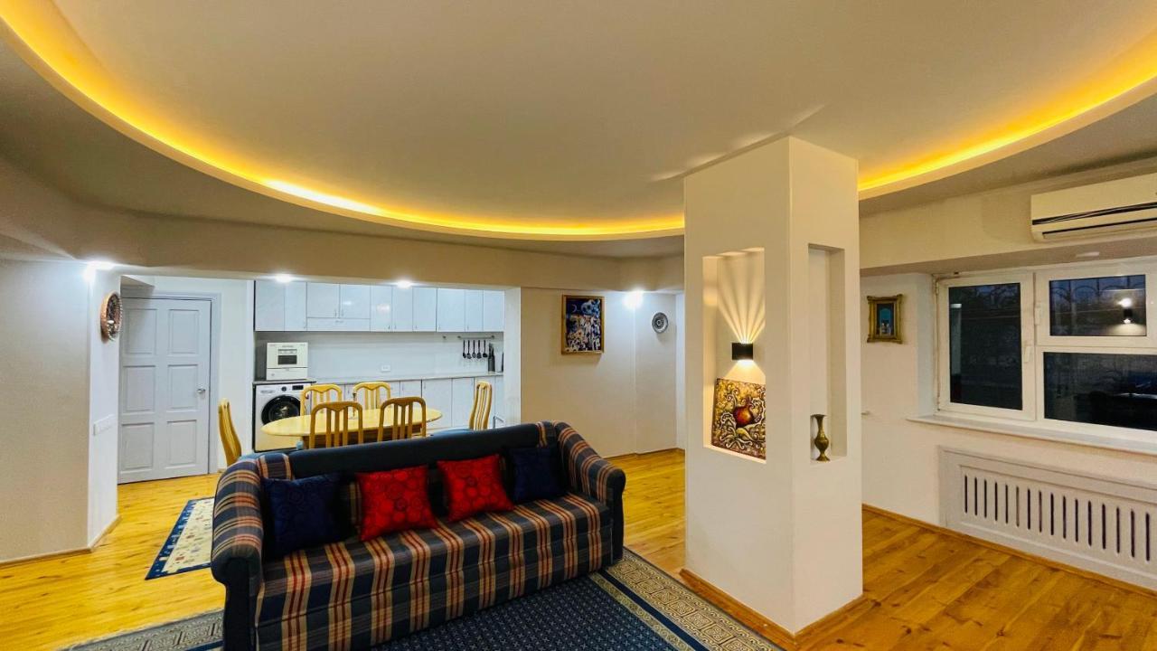 טשקנט 3-Bedroom Apartment On Ohunboboev מראה חיצוני תמונה